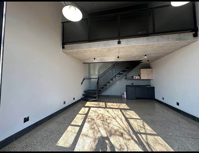 51M² OFFICE TO LET IN ROOIHUISKRAAL NORTH